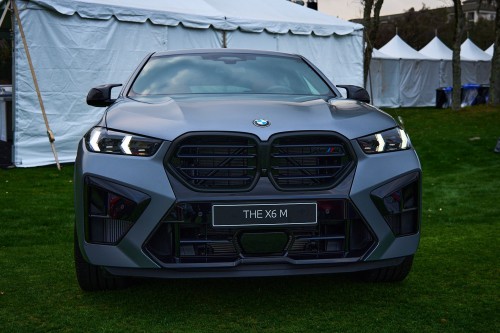 Остров Амелии увидит 2024 BMW X6 M Competition, который будет окрашен в холодный чисто-серый цвет.