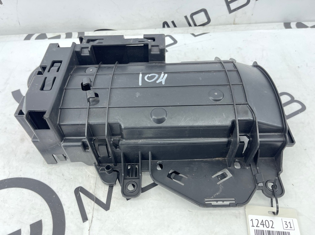 Кронштейн блока предохранителей BMW X3 xDrive20d 2019 G01 B47D20B Задн.