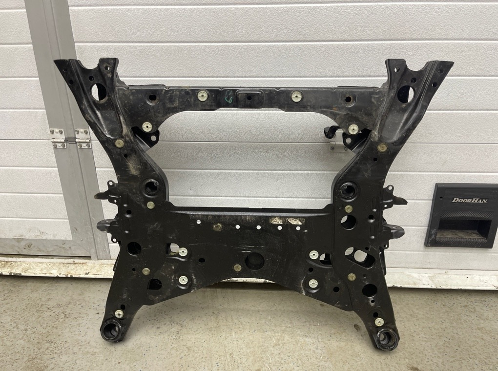 Подрамник BMW X3 xDrive20d 2019 G01 B47D20B Перед.