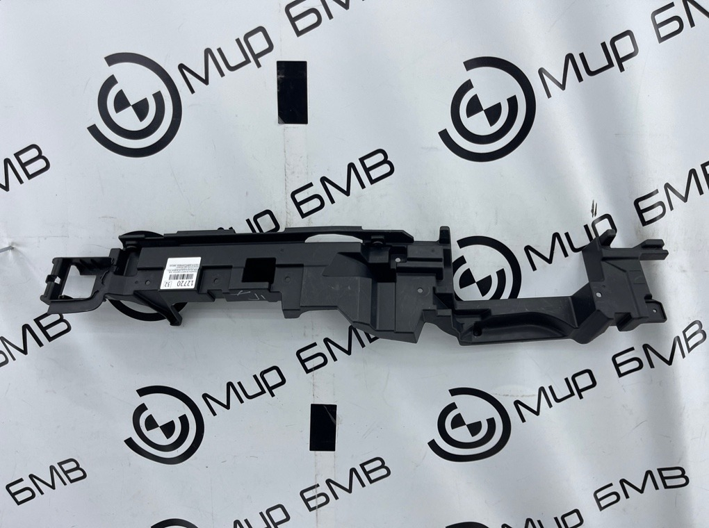 Кронштейн багажного отделения BMW xDrive45e xLine 2021 G05 B58B30C Прав.