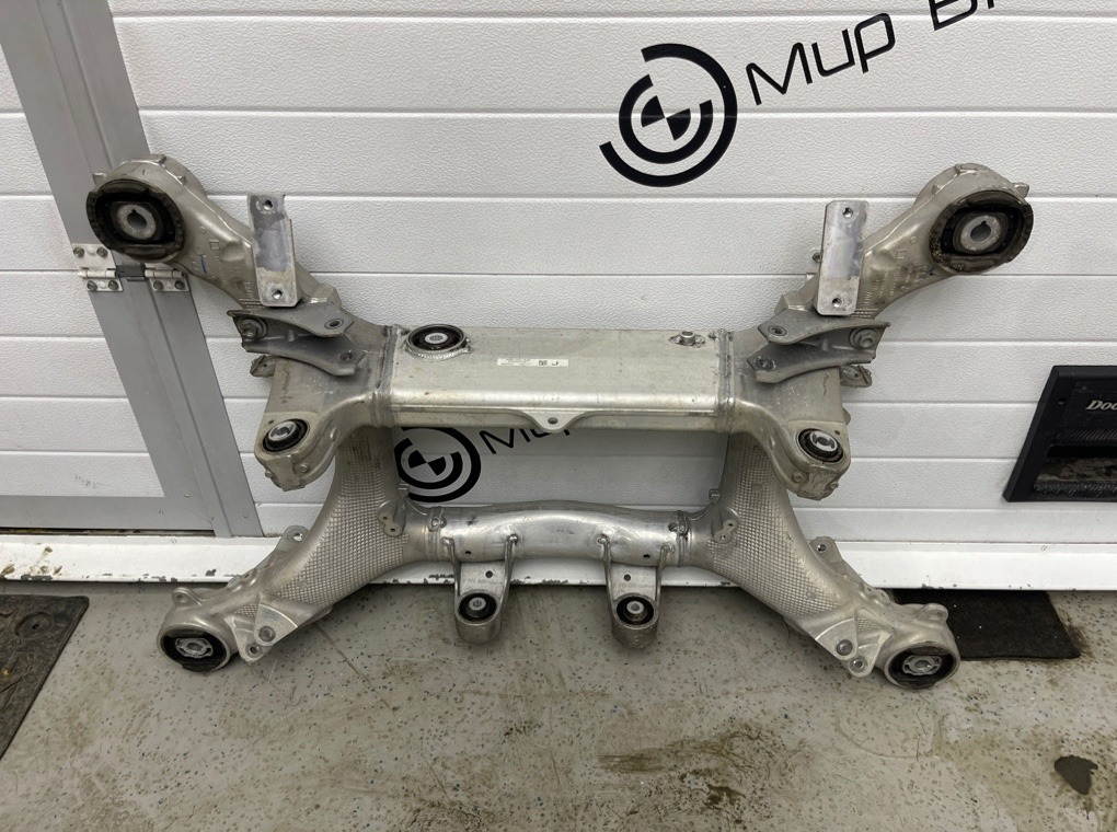 Балка заднего моста BMW 8-series G16