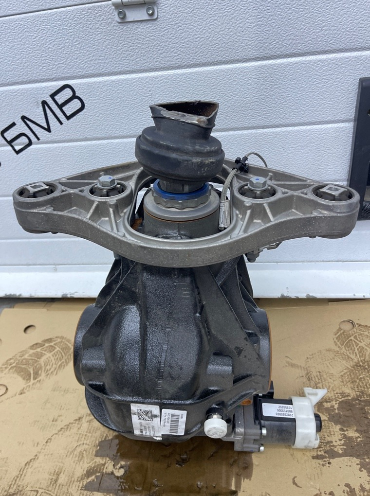 Редуктор моста BMW M3 G80 Задн.