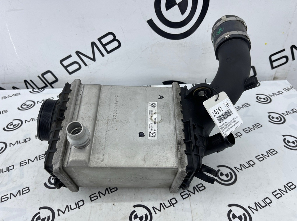 Интеркулер BMW X5 M Competition 2022 F95 S63B44B Лев.