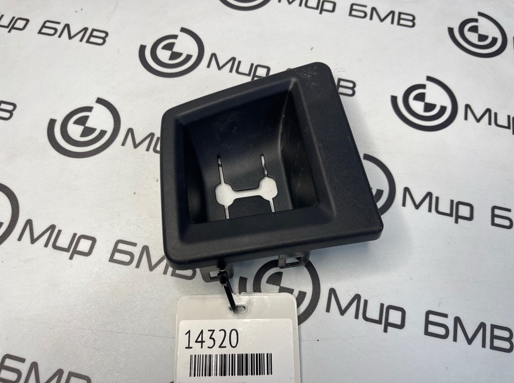 Накладка петли BMW X5 G05 Перед. Лев.