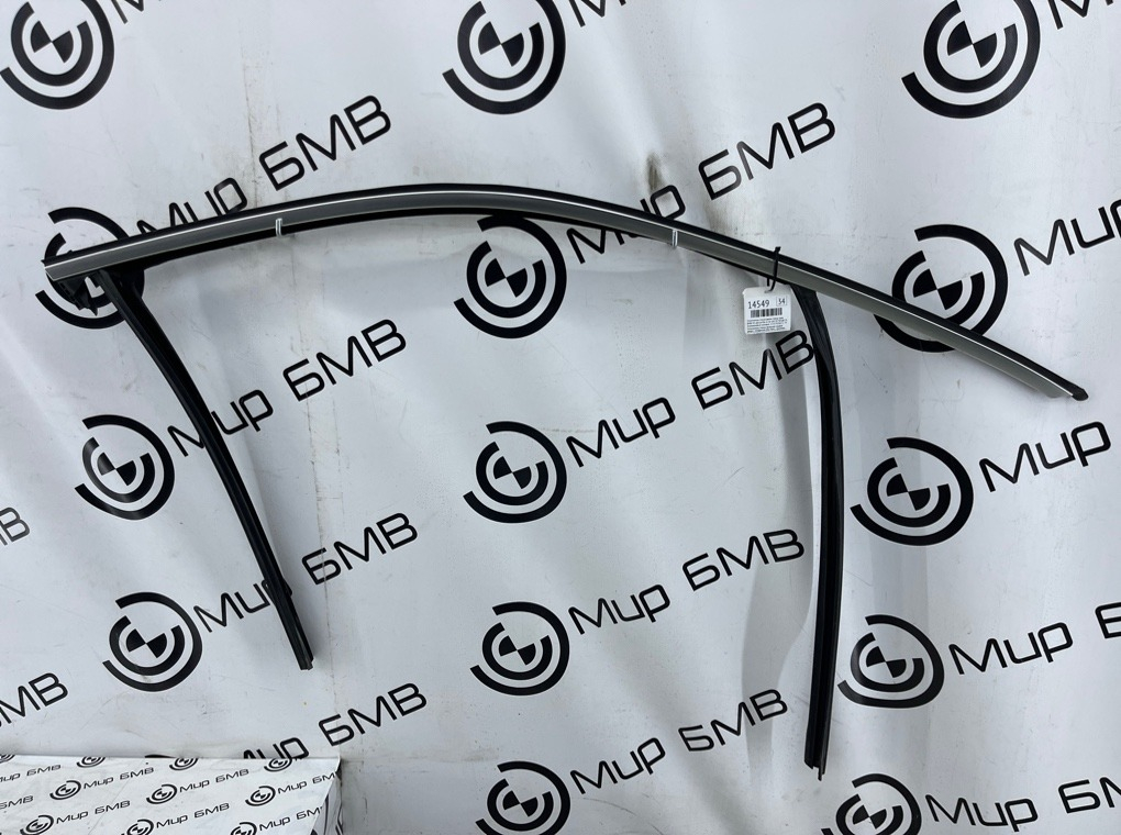 Уплотнитель стекла двери BMW X5 xDrive30d xLine 2020 G05 B57D30B Перед. Прав.