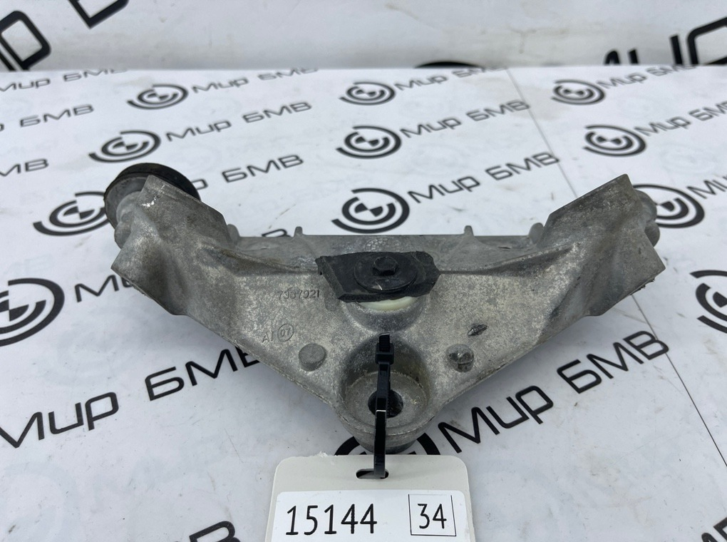 Кронштейн растяжек BMW X5 xDrive30d xLine 2020 G05 B57D30B Задн.