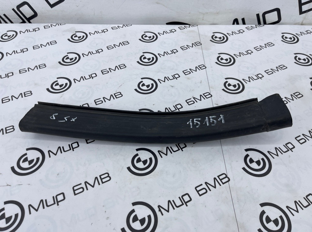 Уплотнитель капота BMW X5 xDrive30d xLine 2020 G05 B57D30B Задн. Прав.