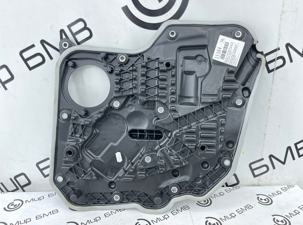 Кронштейн стеклоподъемника BMW M8 Gran Coupe 2022 F93 S63B44B Задн. Лев.