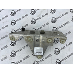 Кронштейн теплоизоляции BMW M8 Gran Coupe 2022 F93 S63B44B Прав.