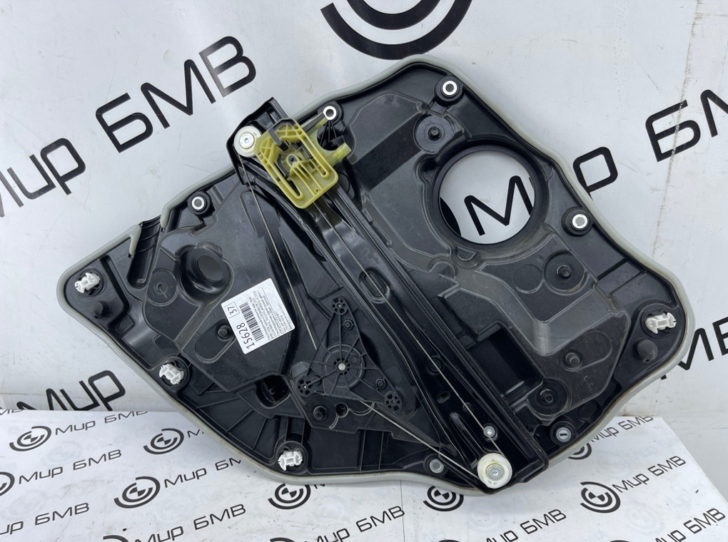 Стеклоподъемник BMW 330e Saloon 2019 G20 B48B20B Задн. Прав.