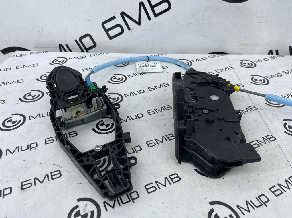 Замок двери BMW 330e Saloon 2019 G20 B48B20B Задн. Лев.