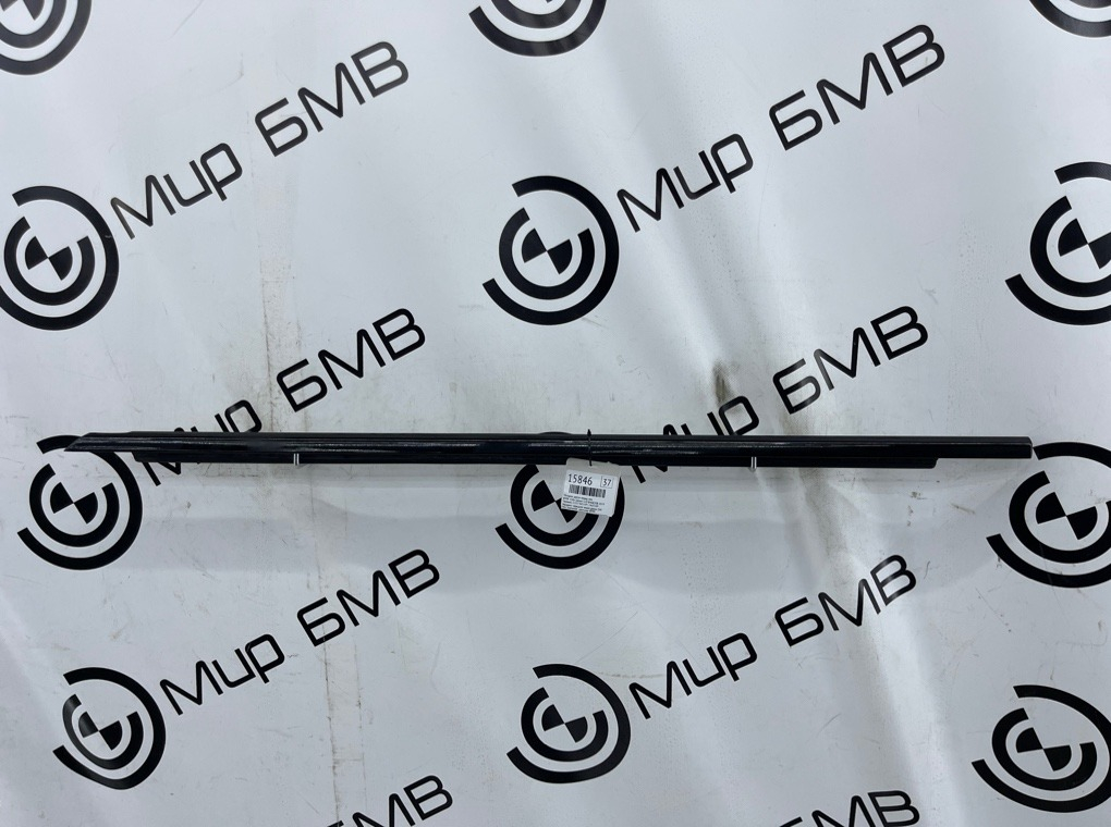 Молдинг двери BMW 330e Saloon 2019 G20 B48B20B Перед. Лев.