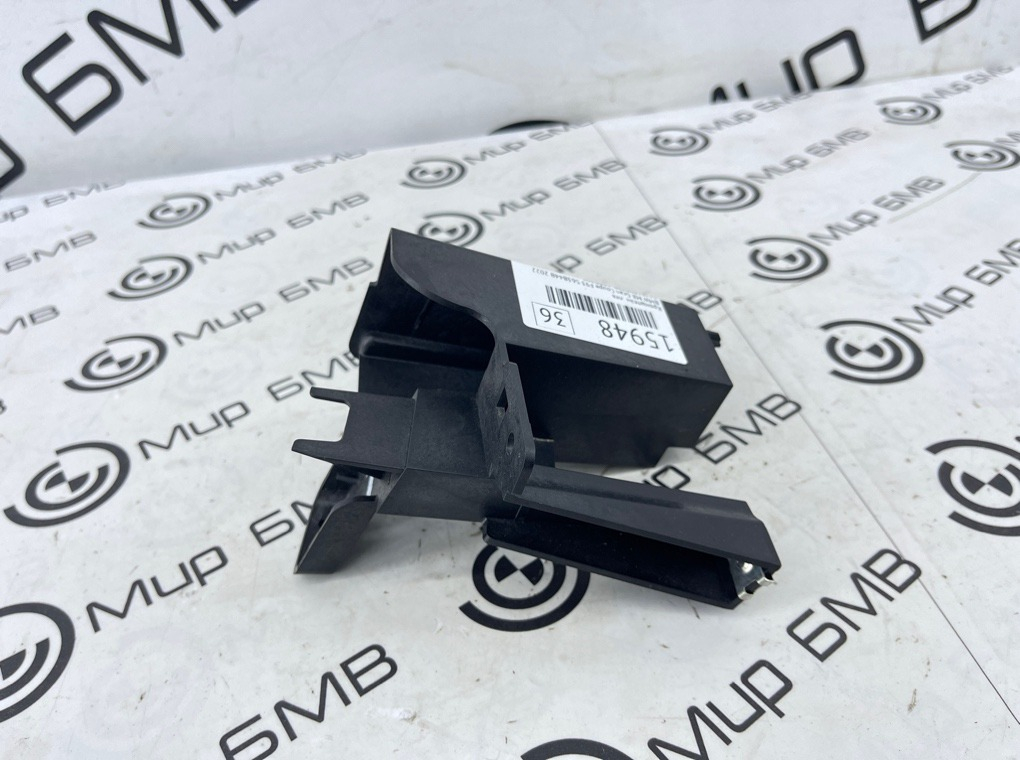 Кронштейн BMW M8 Gran Coupe 2022 F93 S63B44B Лев.