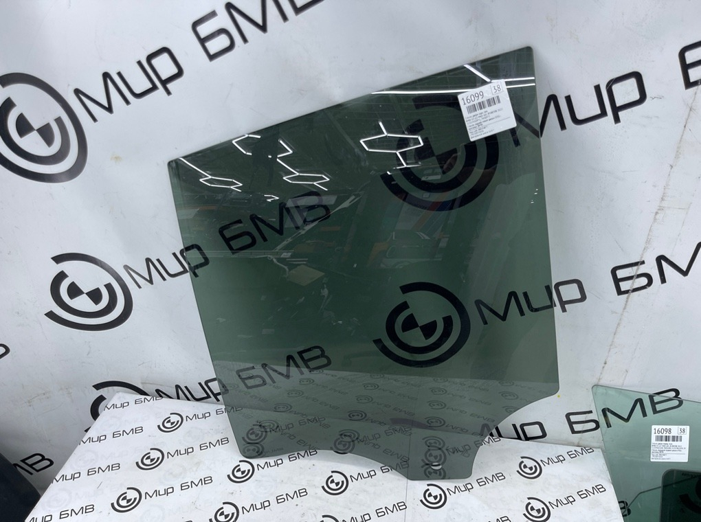 Стекло двери BMW X3 LCI M40i 2022 G01 B58B30B Задн. Лев.