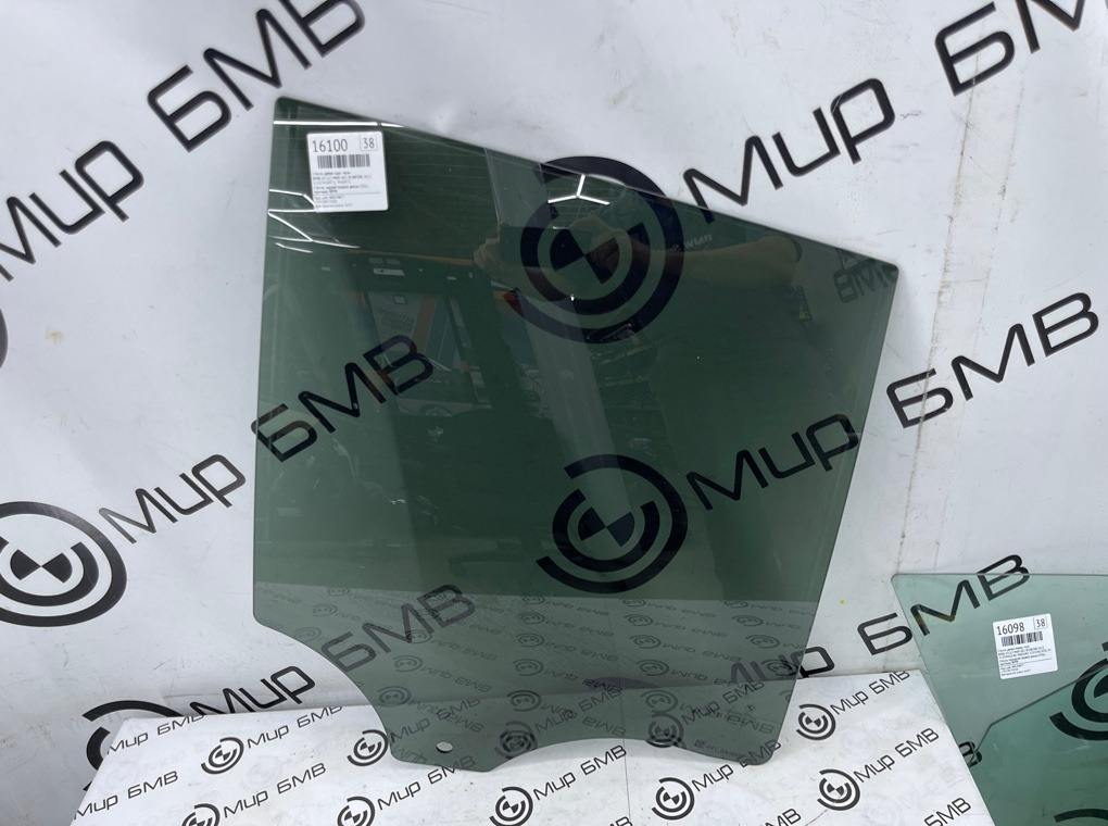 Стекло двери BMW X3 LCI M40i 2022 G01 B58B30B Задн. Прав.