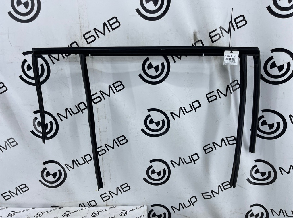 Уплотнитель стекла двери BMW X7 xDrive40d LCI 2023 G07 B57D30B Задн. Прав.