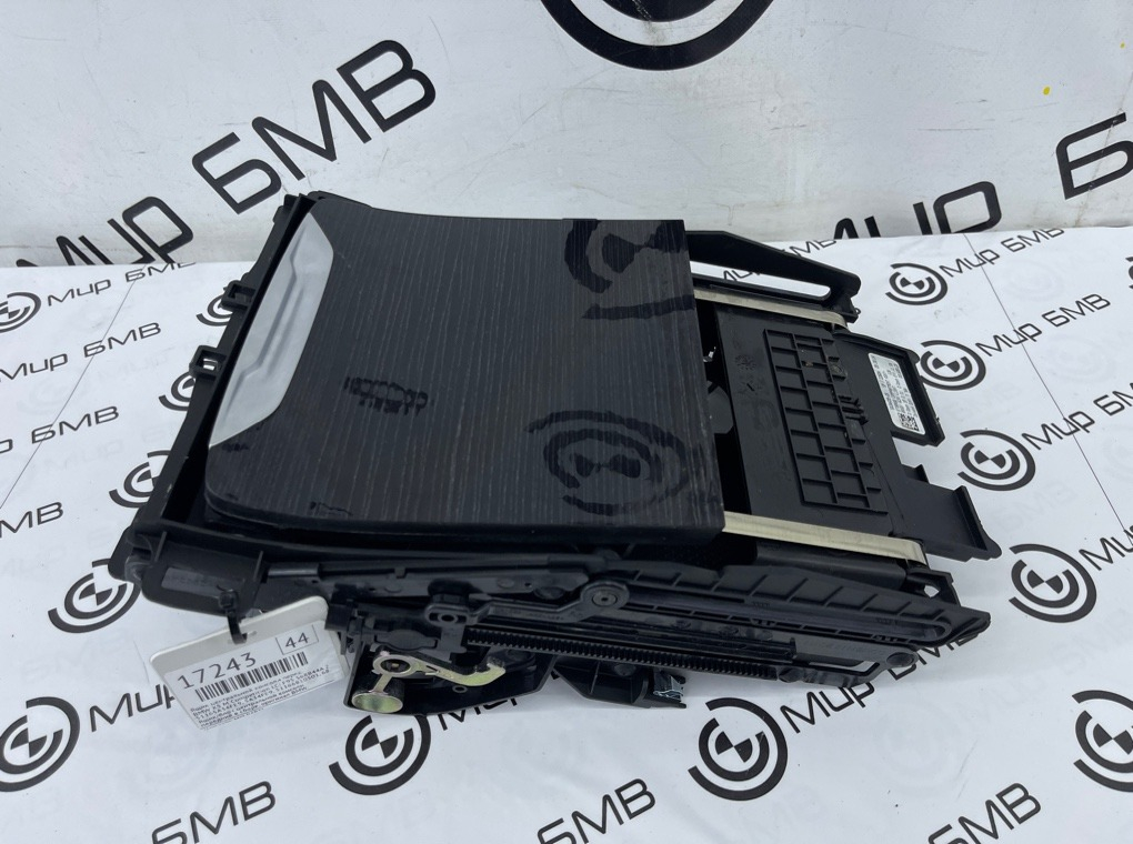 Ящик центральной консоли BMW X5 xDrive50e 2024 G05 B58B30S Перед.