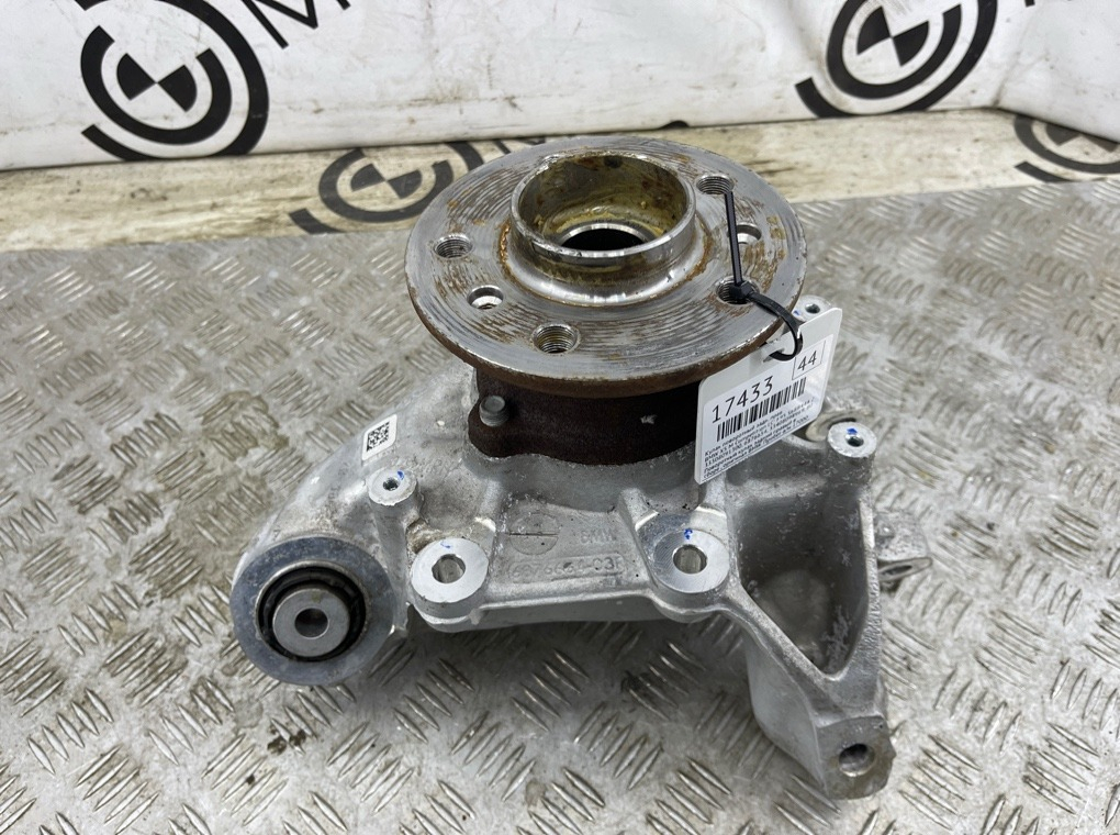 Кулак поворотный BMW X5 M Competition LCI 2023 F95 S68B44A Задн. Прав.