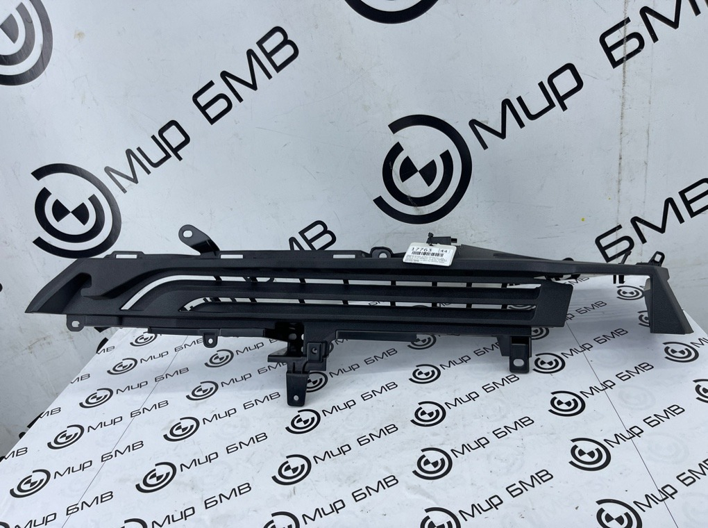 Направляющая шторки багажника BMW X5 M Competition LCI 2023 F95 S68B44A Лев.