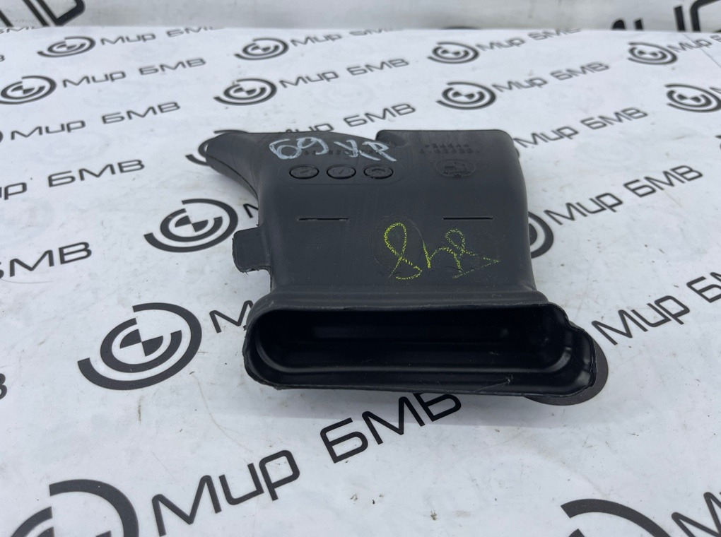 Воздуховод салона BMW X5 xDrive50e 2024 G05 B58B30S Задн. Прав.