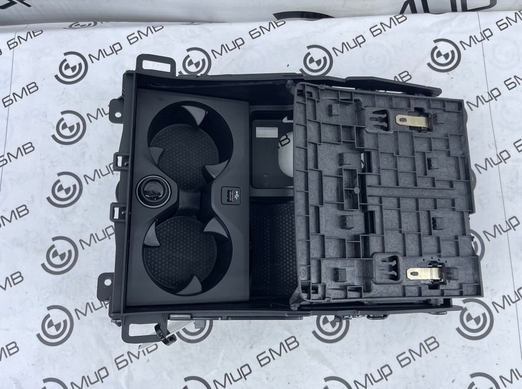 Ящик центральной консоли BMW X5 xDrive30d LCI 2023 G05 B57D30B Перед.