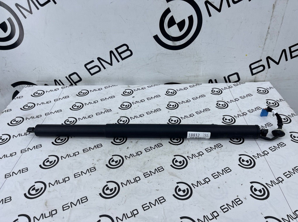 Амортизатор двери багажника BMW X7 xDrive40i LCI 2023 G07 B58B30P