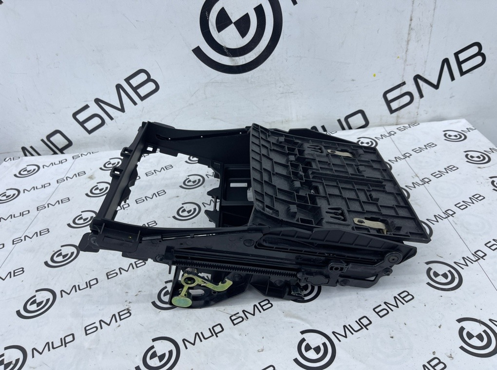 Ящик центральной консоли BMW X6 M LCI 2023 F96 S68B44A Перед.