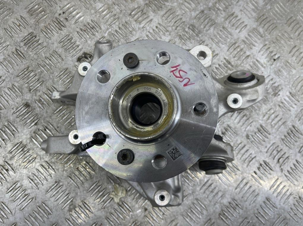 Кулак поворотный BMW X3 M LCI 2023 F97 S58B30A Задн. Прав.