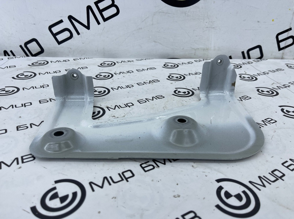 Кронштейн крыла BMW X7 xDrive40i LCI 2023 G07 B58B30P Перед. Прав.