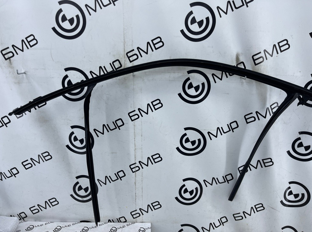 Молдинг двери BMW X7 G07 Перед. Лев.