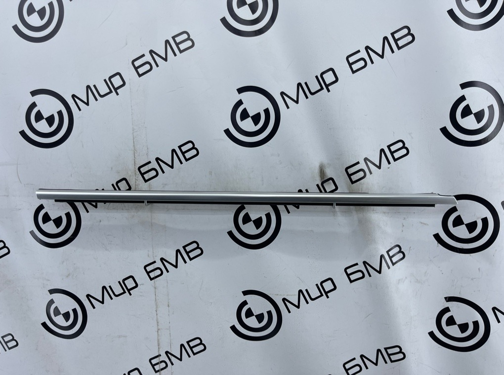 Молдинг стекла двери BMW X7 xDrive40i LCI 2023 G07 B58B30P Перед. Прав.
