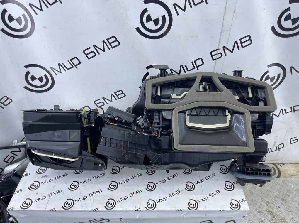 Печка салона BMW XM 2023 G09 S68B44A