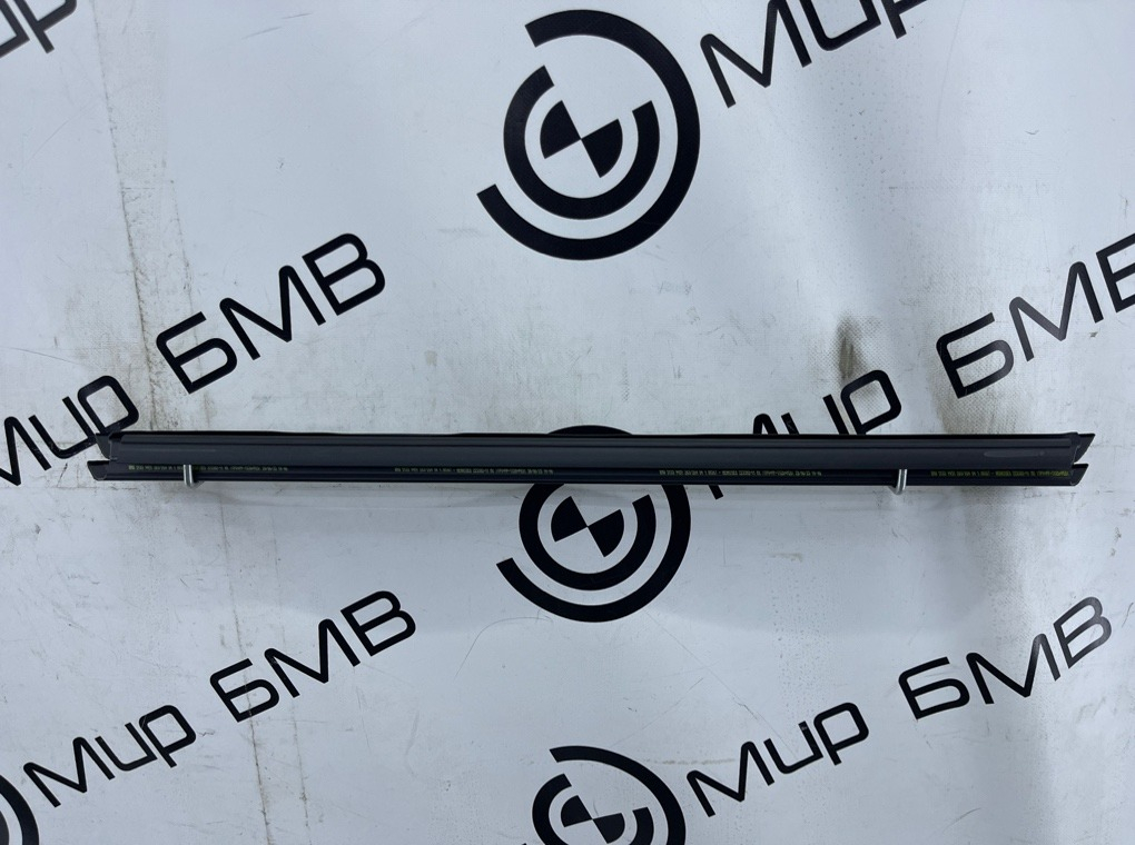 Уплотнитель стекла двери BMW XM 2023 G09 S68B44A Задн. Лев.