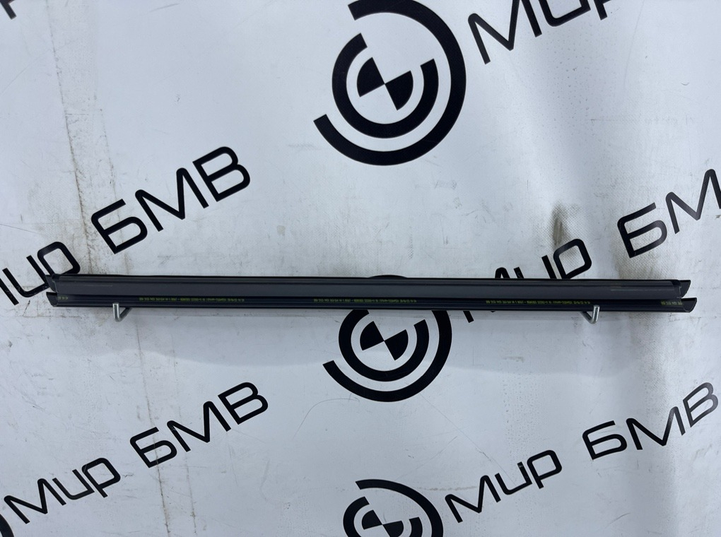 Уплотнитель стекла двери BMW XM 2023 G09 S68B44A Задн. Прав.