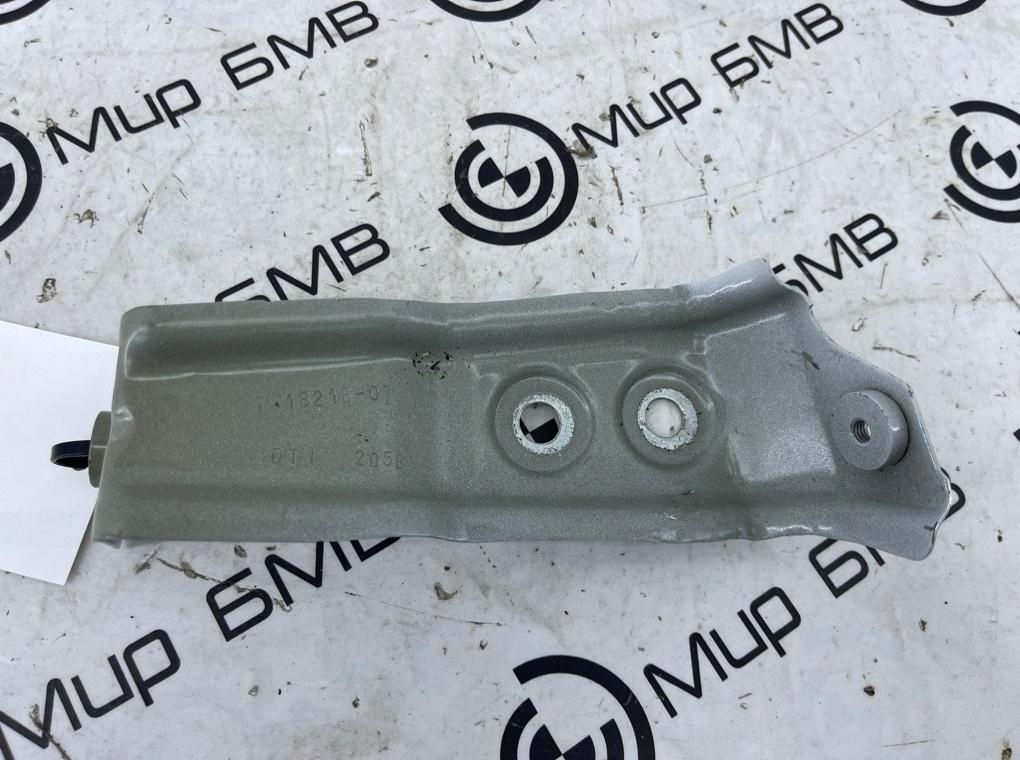 Кронштейн крыла BMW X7 xDrive40i LCI 2023 G07 B58B30P Перед. Прав.