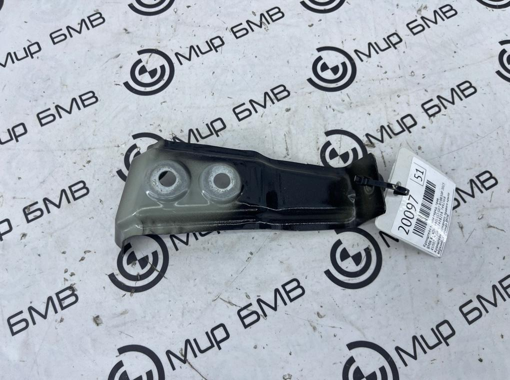 Кронштейн крыла BMW X7 xDrive40i LCI 2023 G07 B58B30P Перед. Прав.