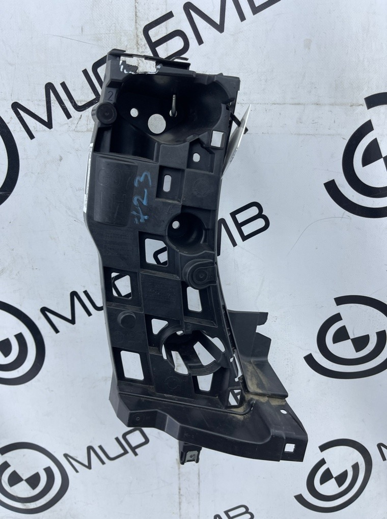 Кронштейн бампера BMW X7 xDrive40i LCI 2023 G07 B58B30P Задн. Лев.