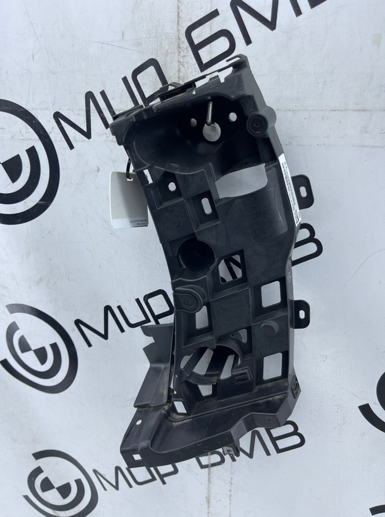 Кронштейн бампера BMW X7 xDrive40i LCI 2023 G07 B58B30P Задн. Прав.