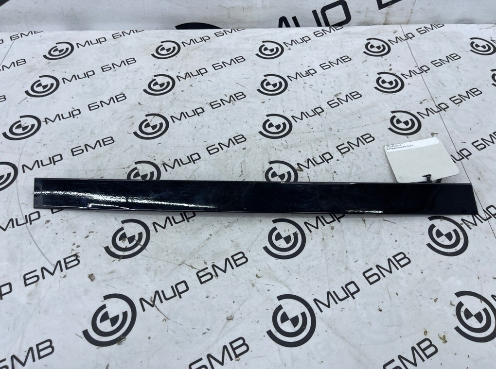 Молдинг двери BMW X7 xDrive40i LCI 2023 G07 B58B30P Задн. Прав.
