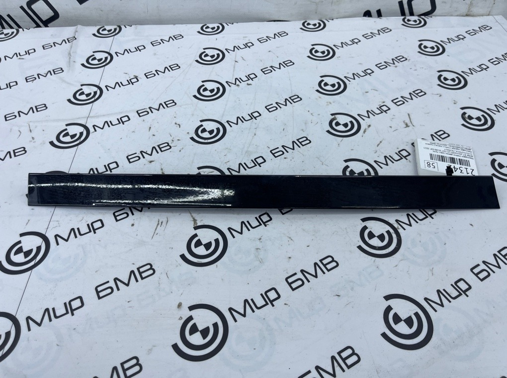 Молдинг двери BMW X7 xDrive40i LCI 2023 G07 B58B30P Задн. Прав.