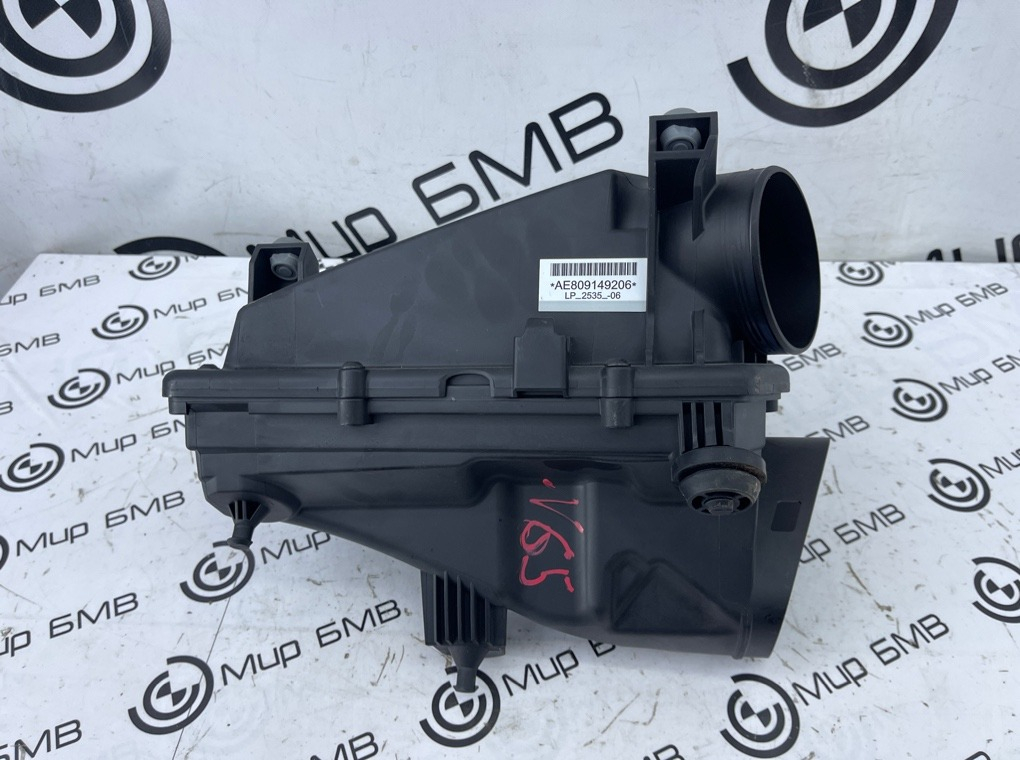 Корпус воздушного фильтра BMW X5 M Competition LCI 2023 F95 S68B44A Прав.