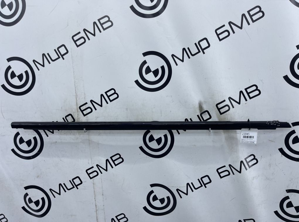 Молдинг стекла двери BMW X7 G07 Перед. Прав.