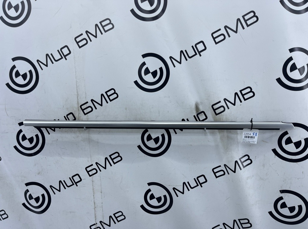 Молдинг стекла двери BMW X7 xDrive40i LCI 2023 G07 B58B30P Перед. Прав.