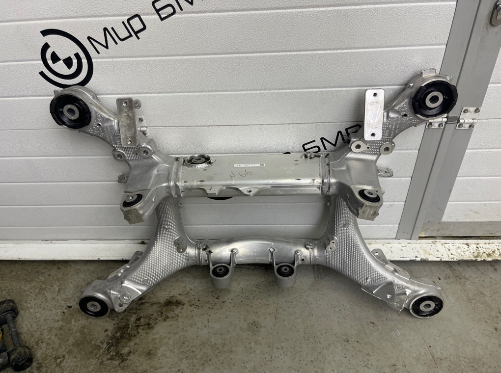 Подрамник BMW XM Label 2023 G09 S68B44A Задн.