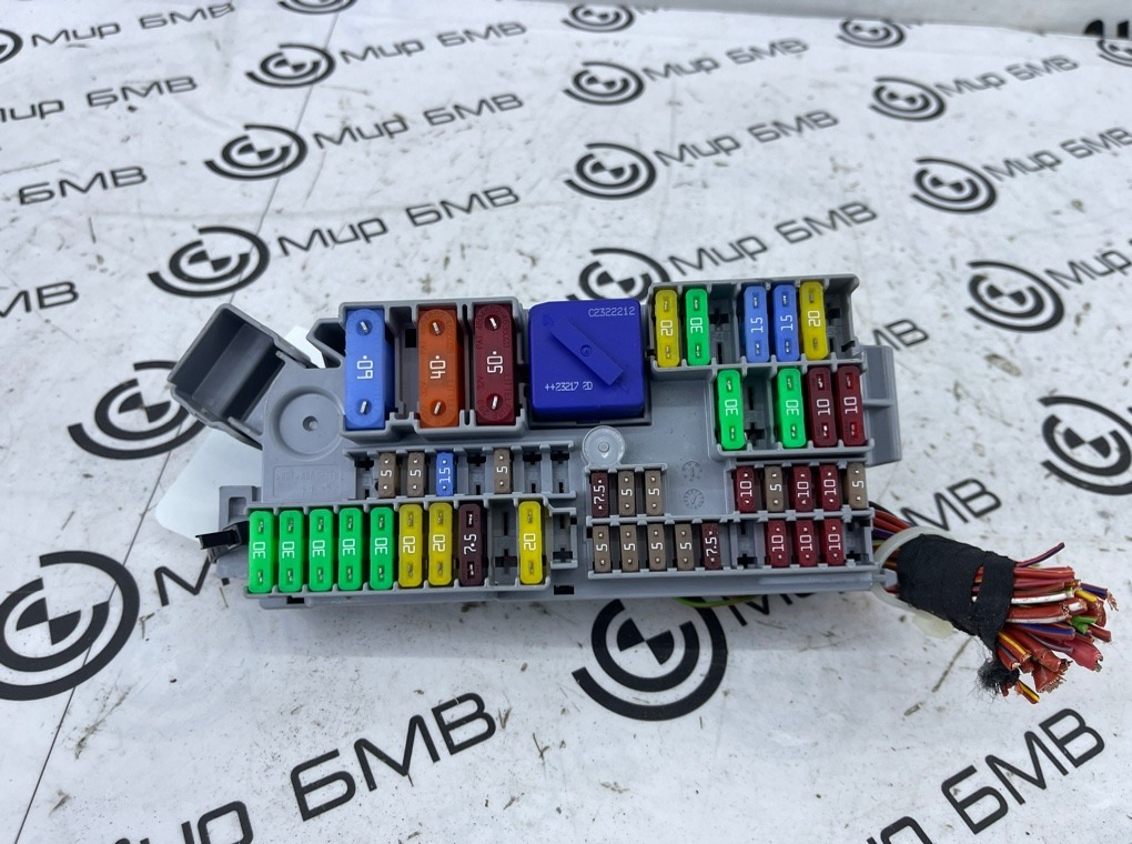 Блок предохранителей BMW X6 G06 Перед.